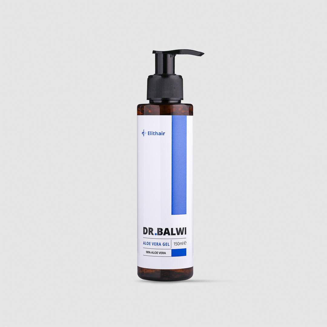 Eine braune Pumpflasche aus Kunststoff mit der Aufschrift Dr. Balwi 98 % Aloe Vera von shop.elithairtransplant, mit minimalistischem Design in Weiß und Blau, 150 ml. Feuchtigkeitspflege spendet intensive Pflege und unterstützt eine gesunde Durchblutung.