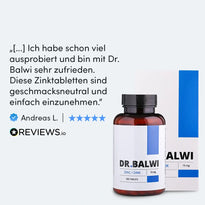 Eine braune Flasche mit der Aufschrift Zink Tabletten aus dem Dr. Balwi Shop steht neben ihrer weiß-blauen Schachtel. Oben lobt eine deutsche Rezension die Tablette für die Unterstützung des Immunsystems und des Haarwachstums und zeigt eine Fünf-Sterne-Bewertung und das Reviews.io-Logo.