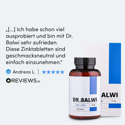 Eine braune Flasche mit der Aufschrift Zink Tabletten aus dem Dr. Balwi Shop steht neben ihrer weiß-blauen Schachtel. Oben lobt eine deutsche Rezension die Tablette für die Unterstützung des Immunsystems und des Haarwachstums und zeigt eine Fünf-Sterne-Bewertung und das Reviews.io-Logo.